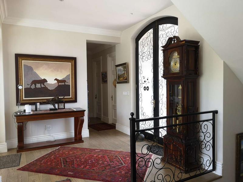 5 Bedroom Property for Sale in Sir Lowrys Pass Village Western Cape